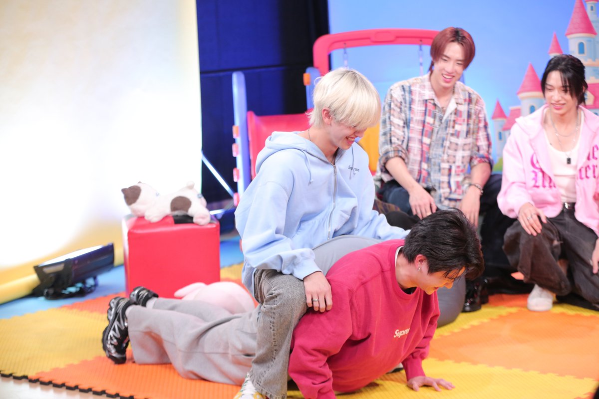 มีใครเข้าช่วยเหลือน้องไทยหรือยังค้าา😂
#โตมาเป็นxBUS
#BUSbecauseofyouishine