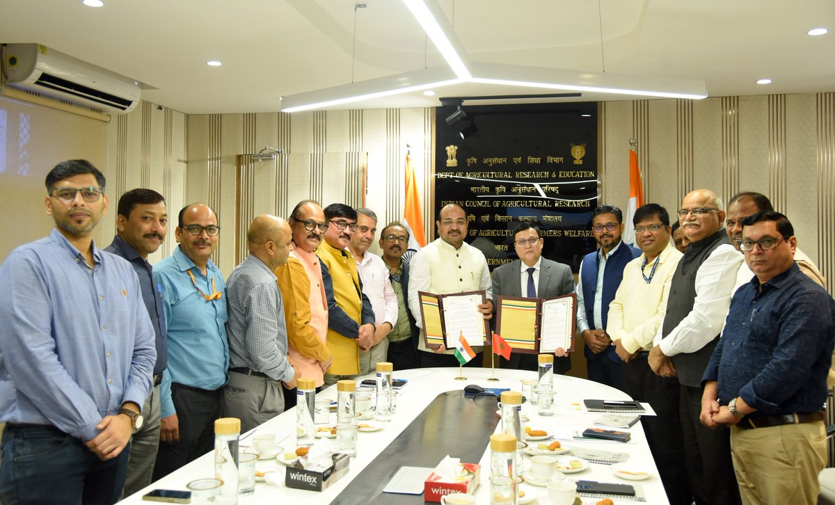 Indian Council of Agricultural Research. (@icarindia) on Twitter photo ICAR signed an MoU with the African Plant Nutrition Institute (APNI), Morocco today in New Delhi to advance soil health, precision nutrient management & resilient farming.
MoU signed by Dr. M.L. Jat, Secretary DARE & DG #ICAR and Dr. Kaushik Majumdar, DG, APNI. <a href="/ChouhanShivraj/">Shivraj Singh Chouhan</a> ICAR signed an MoU with the African Plant Nutrition Institute (APNI), Morocco today in New Delhi to advance soil health, precision nutrient management & resilient farming.
MoU signed by Dr. M.L. Jat, Secretary DARE & DG #ICAR and Dr. Kaushik Majumdar, DG, APNI. <a href="/ChouhanShivraj/">Shivraj Singh Chouhan</a>