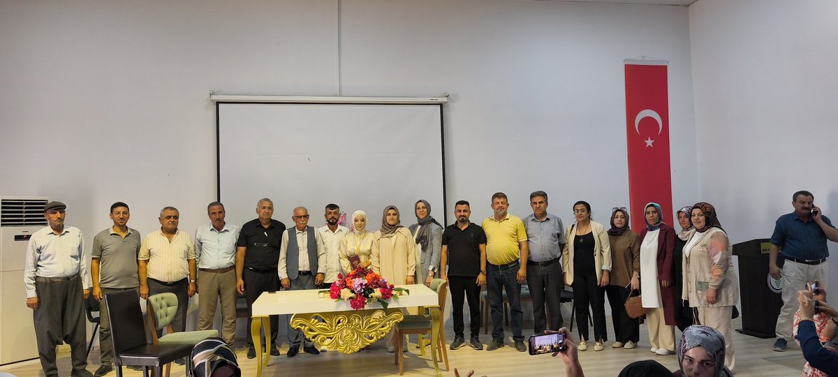 Kadın Kolları Başkanımız <a href="/AvSalihaDiler/">Av. Saliha DİLER</a>, Besni İlçe Kadın Kolları Başkanımız <a href="/semra_semiz/">Semra Semiz</a> Önceki Dönem İl Genel Meclisi Üyesi Hacı Ali Öztekin'in Kıymetli Torunu  Kemal&amp;Seda Çiftinin Nikah Akdine  Şahitlik Etti. Genç Çiftimize Bir Ömür Mutluluklar Dileriz.