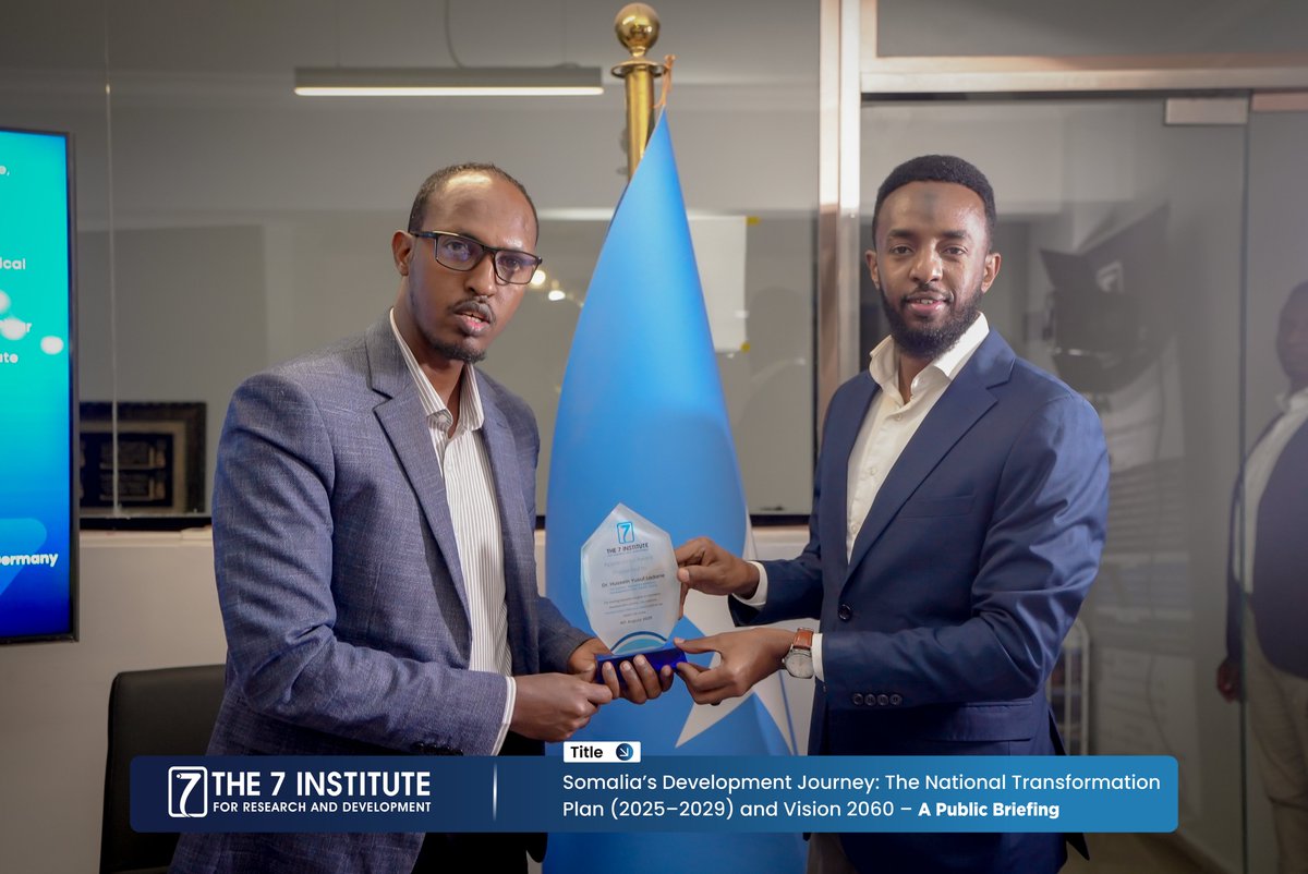 The7Institute's tweet photo. Waxaa si guul ah noogu qabsoomay madal aqooneed diiradda lagu saaray Qorshaha Isbeddelka Qaranka (NTP 2025 -2029) iyo Himilada Soomaaliya 2060 (Vision 2060).

Madasha waxaa ka soo qayb galay hormuudka kulliyadaha dhaqaalaha iyo maamulka, macallimiin sare, iyo arday ka kala socday qaar kamida Jaamacadaha dalka.

𝐃𝐫. 𝐗𝐮𝐬𝐞𝐞𝐧 𝐘𝐮𝐮𝐬𝐮𝐟 𝐂𝐚𝐥𝐢 (𝐋𝐚𝐝𝐚𝐧𝐞), oo ka mid ah aqoonyahannadii wax ka qoray Qorshaha Isbeddelka Qaranka (NTP), gaar ahaan Tiirka 4aad ee Deegaanka iyo Adkeysiga Cimilada, ayaa si qoto dheer u falanqeeyay NTP (2025 - 2029) iyo Vision 2060.

Dr.-ka ayaa wuxuu iftiimiyay fursadaha horumarineed ee NTP iyo Vision 2060 ka dhalan kara, caqabadaha ka jira hirgelintooda, iyo hammiga fog ee  mustaqbalka dalka Soomaaliya.

Baraamikan oo aan ugu magac darnay “𝐄𝐱𝐩𝐞𝐫𝐭 𝐓𝐚𝐥𝐤” wuxu noqon doona mid taxane ah oo aan hadba ku falanqeyn doono mowducyada dhaqaalaha, ganacsiga, caafimaadka iyo kuwa la xiriira arimaha bulshada.

Waxana u mahad celineynaa dhammaan kasoo qeyb galayaashi soo ajiibay casuumadeeni oo qeyb muhiim ah ka qaatay aragti wadaagi barnaamijka.

#NTP #Vision2060 #ExpertTalk #PublicBriefing #SomaliaEconomy #SomaliaGovernance #The7Institute #Mogadishu #Somalia