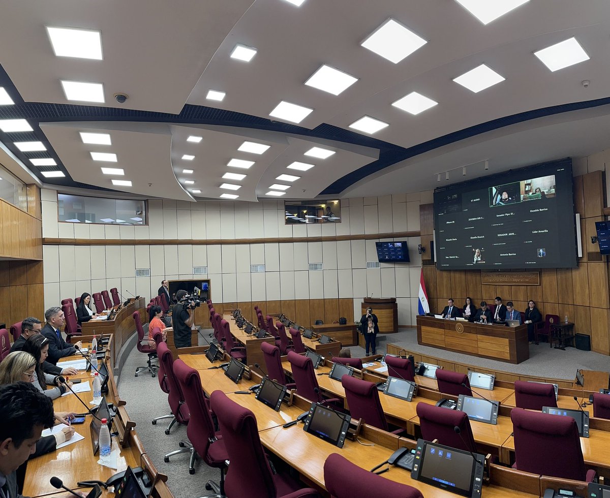Dirección Sala de Sesiones del Senado (@dss_senado) on Twitter photo Reunión de la Comisión de Hacienda y Presupuesto presidida por el Senador <a href="/BetoOvelarANR/">Beto Ovelar</a>.
<a href="/SenaHermelinda/">Hermelinda Alvarenga de Ortega (Oficial)</a> <a href="/pipodiazveron/">Pipo Díaz Verón</a> <a href="/LiderAmarilla/">Líder Amarilla</a> <a href="/CelesteSenadora/">Celeste Senadora</a> <a href="/zacariasirun/">Javier Zacarías Irún</a> <a href="/AbgYamyNal/">Abg. Yamy Nal</a> <a href="/patrick_kemper/">Patrick Kemper</a> <a href="/ColymSenador/">Colym Senador</a> <a href="/lizarellapy/">Lizarella Valiente</a>
Sala de Sesiones del Senado. Reunión de la Comisión de Hacienda y Presupuesto presidida por el Senador <a href="/BetoOvelarANR/">Beto Ovelar</a>.
<a href="/SenaHermelinda/">Hermelinda Alvarenga de Ortega (Oficial)</a> <a href="/pipodiazveron/">Pipo Díaz Verón</a> <a href="/LiderAmarilla/">Líder Amarilla</a> <a href="/CelesteSenadora/">Celeste Senadora</a> <a href="/zacariasirun/">Javier Zacarías Irún</a> <a href="/AbgYamyNal/">Abg. Yamy Nal</a> <a href="/patrick_kemper/">Patrick Kemper</a> <a href="/ColymSenador/">Colym Senador</a> <a href="/lizarellapy/">Lizarella Valiente</a>
Sala de Sesiones del Senado.