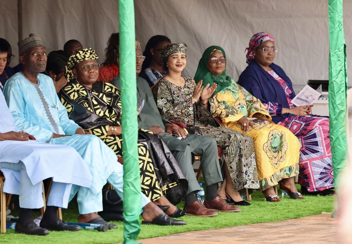 rafaelmgrossi's tweet image. Today marks a major step in advancing cancer care in Niger 🇳🇪, with the foundation stone laid for a new PET-CT medical imaging facility at Hôpital Général de Référence by the @PresidenceNiger. Proud to see @IAEAorg’s #RaysOfHope making an impact following my visit in March.