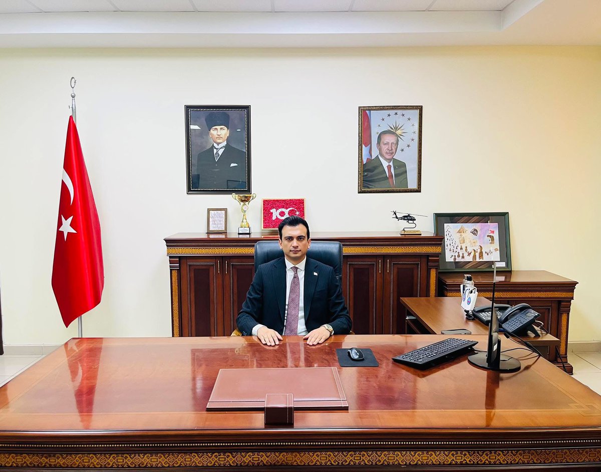 İçişleri Bakanlığının 25.07.2025 tarihli kararı ile Eskil Kaymakamı olarak bugün itibarıyla görevime başlamış bulunmaktayım. Allah utandırmasın.