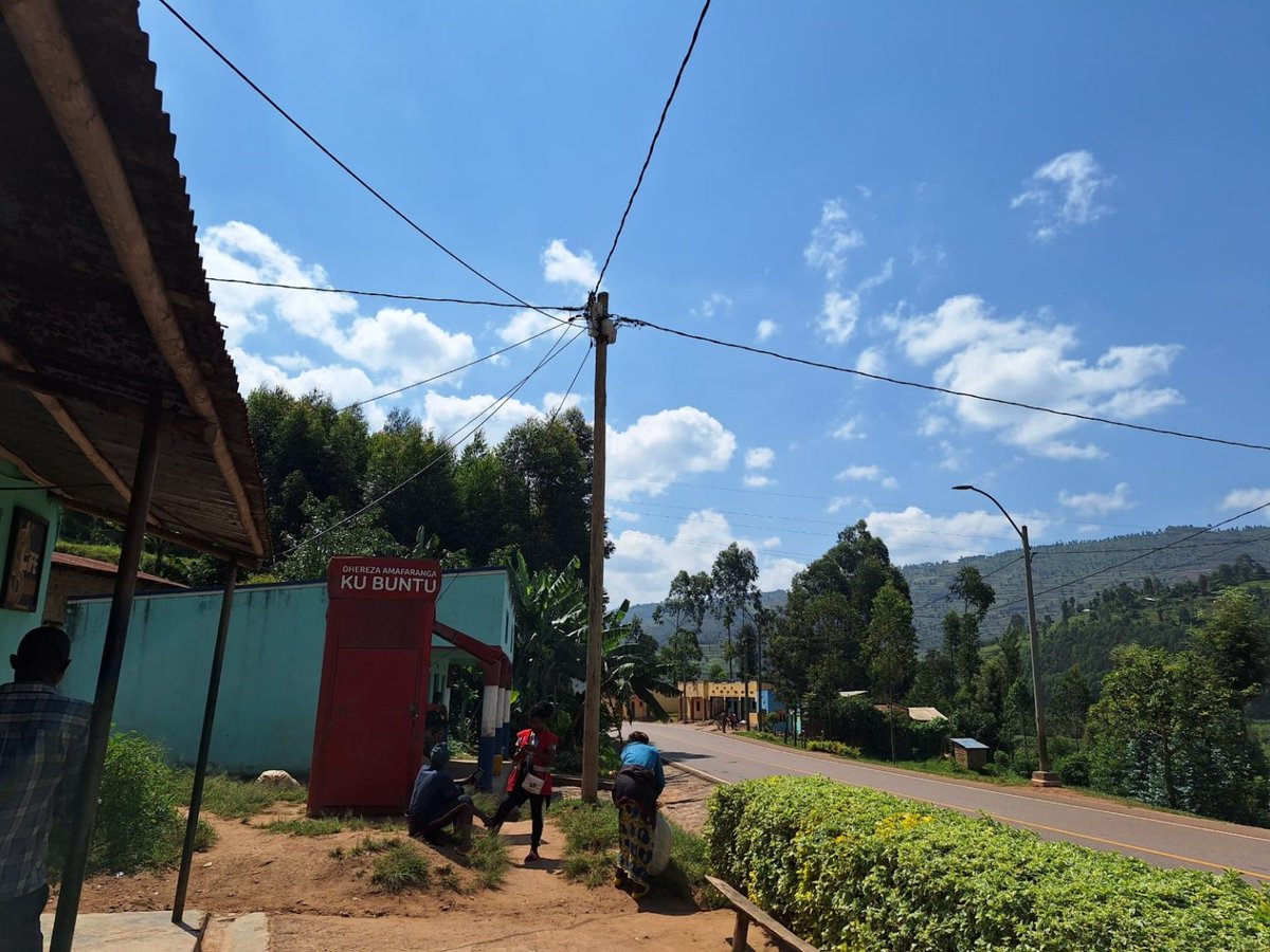 Ntamakemwa Patrick (@ntamakemwap) on Twitter photo Abatuye mu karere ka <a href="/GicumbiDistrict/">Gicumbi District</a> baravuga imyato Leta y’u Rwanda nyuma yo kubagezaho amashanyarazi ku kigero cya 81%. <a href="/RwandaInfra/">Ministry of Infrastructure | Rwanda</a> <a href="/reg_rwanda/">Rwanda Energy Group</a>
Soma inkuru irambuye:
#Amashanyarazikuribose #UmuturageKuIsonga kinya.topafricanews.com/2025/07/30/aba… Abatuye mu karere ka <a href="/GicumbiDistrict/">Gicumbi District</a> baravuga imyato Leta y’u Rwanda nyuma yo kubagezaho amashanyarazi ku kigero cya 81%. <a href="/RwandaInfra/">Ministry of Infrastructure | Rwanda</a> <a href="/reg_rwanda/">Rwanda Energy Group</a>
Soma inkuru irambuye:
#Amashanyarazikuribose #UmuturageKuIsonga kinya.topafricanews.com/2025/07/30/aba…