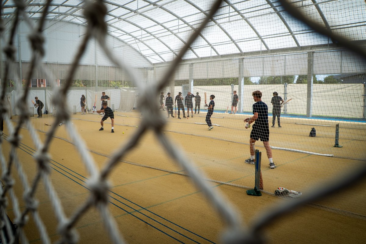 _MCCFoundation's tweet image. We&apos;re in #Bradford for our Springboard Programme! Some great skill on display during the boys’ session, with the girls’ session to follow...

The programme offers the most talented players from our Hubs the chance to train with elite coaches and compete in regional tournaments 🏏