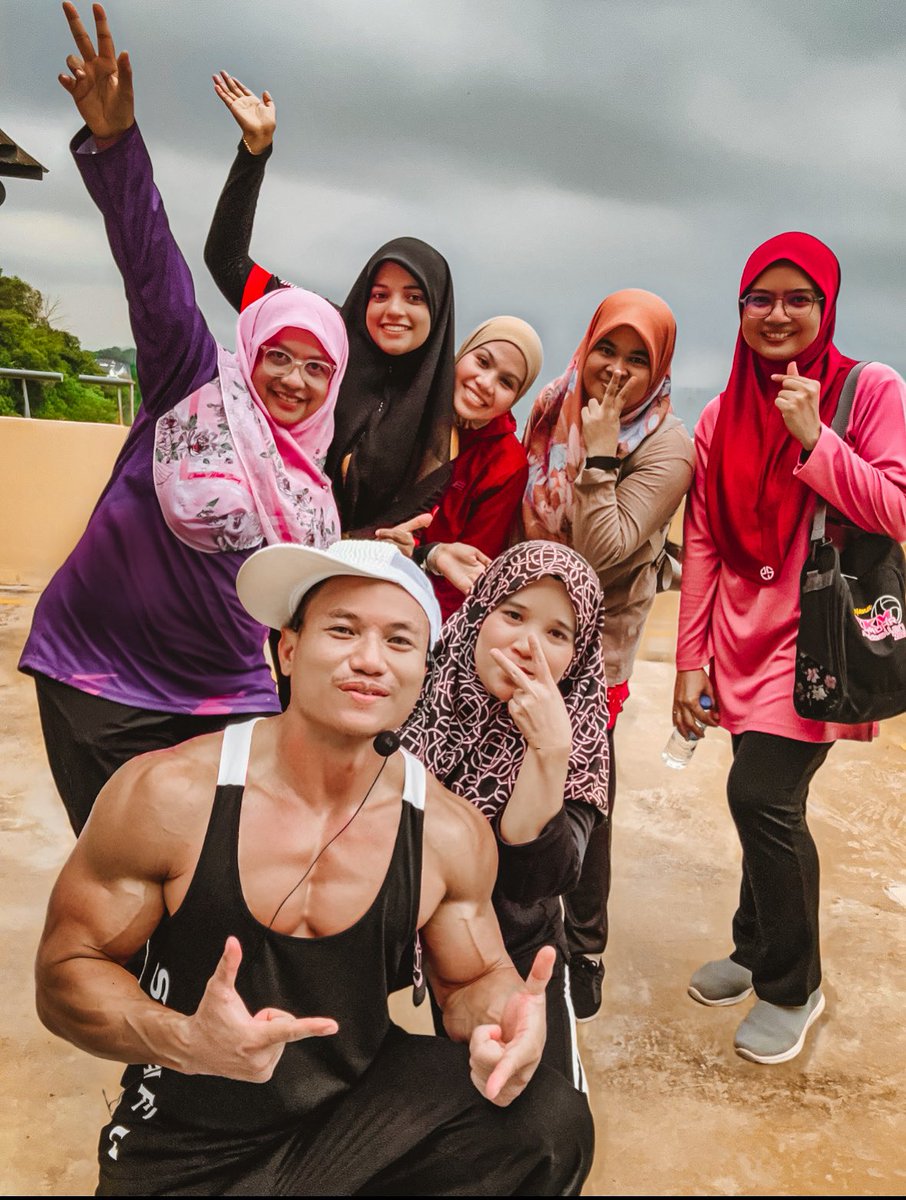 drfaizalazmi's tweet photo. @zumbasquadkajang 0123008379 #pound #ampunbangjago #ladiesonlyzumba #zumba #zumbacardio #zumbachallenge #trending #tiktokviral #fyp #drfaizalazmi #zumbasquadkajang #zumbasquad #zumbafitness #dance #cardiodance #gym #fitness #instructor #poundclass #senamseni https://t.co/DfHs1k54ub