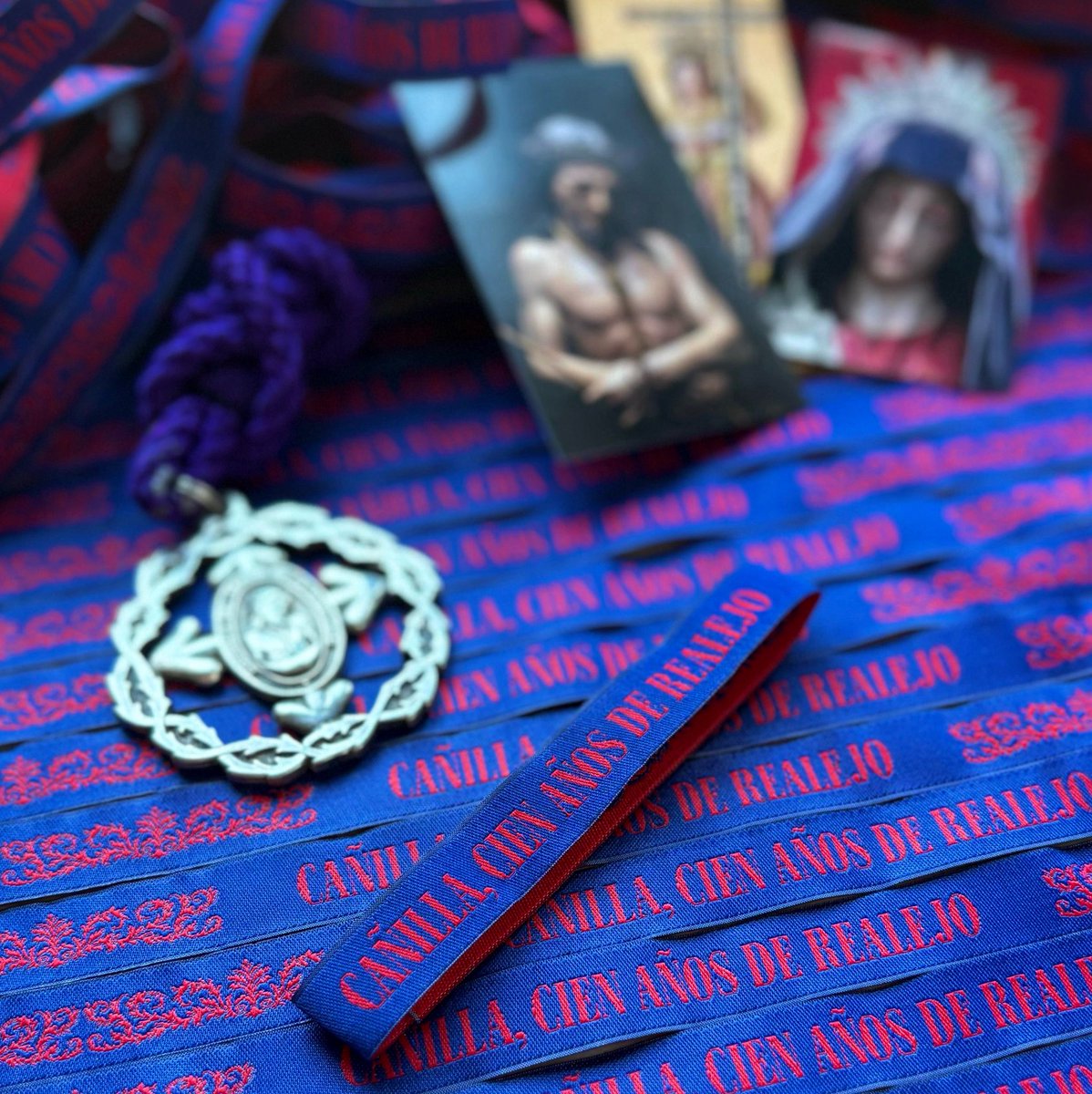 #JUVENTUD| Hoy, desde las 18:30 h, la juventud de nuestra cofradía estará en la casa de hermandad preparando sus distintas proyectos de nuestro #centenario.

Continuan con la venta de nuestras #pulseras conmemorativas. 

#LaCañilla #100AñosDeRealejo