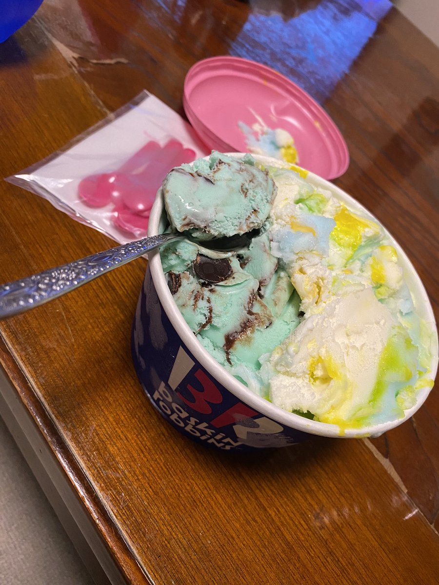 いや！
さすがに1人では食いきれん
🤣🤣🤣
#サーティワン
#フレッシュパック