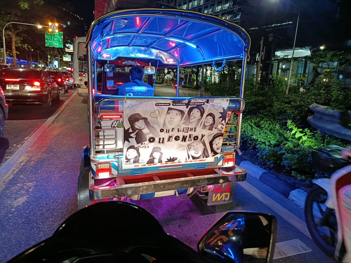 ในระหว่างทางกลับบ้าน ฉันเจอสิ่งที่น่ารักน่าเอ็นดู
เห็นแล้วแบบ มันใจฟู มันน่ารักว้อย 
มันอยากจะตะโกนให้เสียงมันทะลุออกหมวกกันน็อคไปดังๆว่า...
" หลัวกุค้าาาา หลัวกุ ผุงามๆนิล่ะหลัวฉันจ้าสุมสูวววว 🤣🤣🤣 "

#เอนจอย #เอนจอยจูน