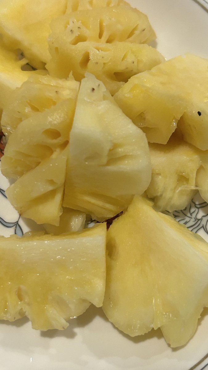 นั่งกินภูแล คิดถึงนางแล เพราะตอนนี้นางไม่แลและไม่ใส่ใจ <a href="/T_o_n_g_01/">ต้อง</a>