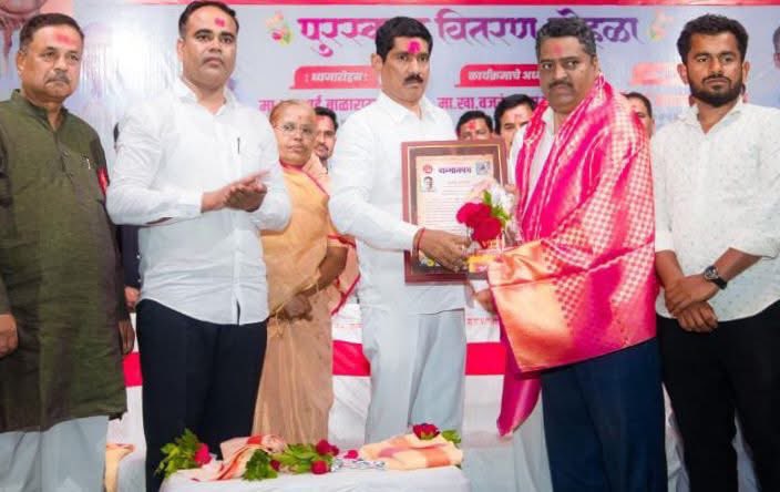 अभिनंदन <a href="/SampatMore2/">Sampat More I संपत मोरे</a>  भाऊ क्रांतिसिंह नाना पाटील प्रतिष्ठानच्या वतीने शोधपत्रकारिता पुरस्कार मिळाल्या बद्दल.