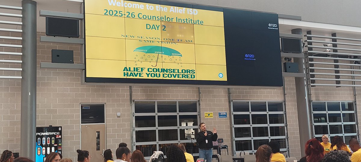 ElsikNGCRams's tweet image. Counseling Summit Day 2 - It's our department picture day! Thank you @HoustonBehavior for breakfast! @AliefCounseling @ElsikHighSchool #newseason #oneteam #samevision