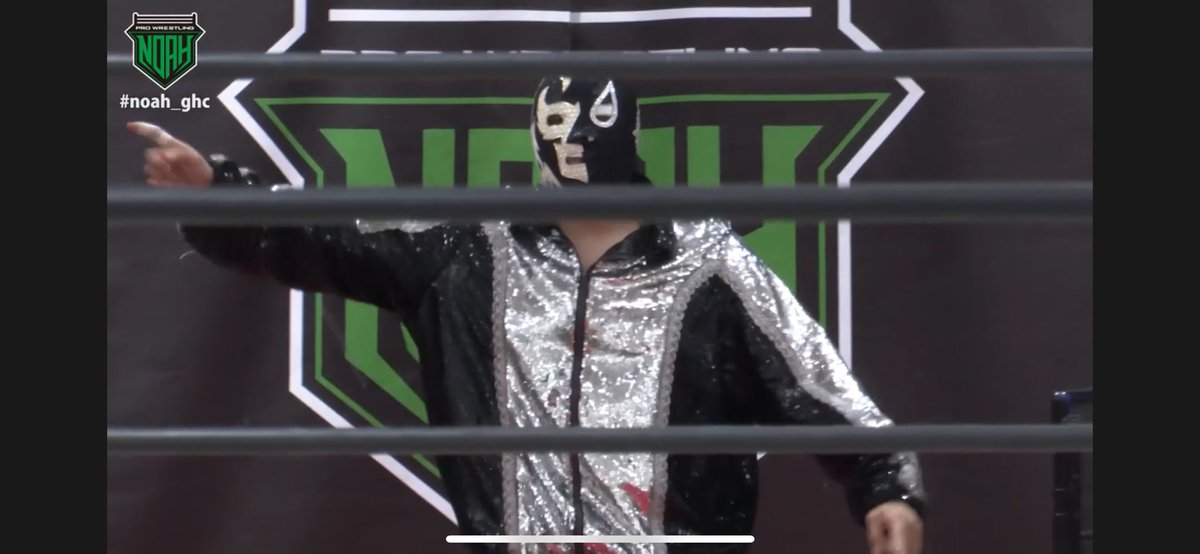 ウワーッ！
カリブス選手！
ブラックマンとハーフマスク！
#noah_ghc
#Calibus 
#wrestleUNIVERSE