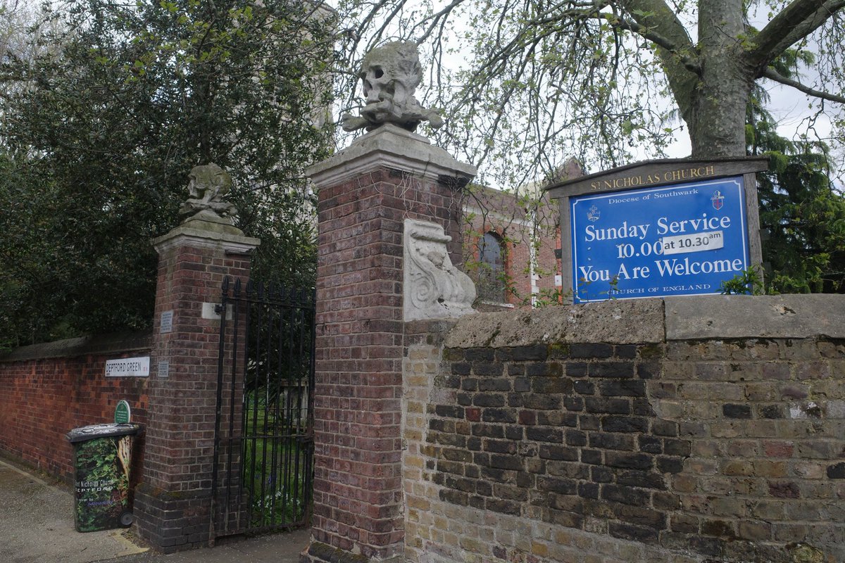 シェイクスピアの生家とマーロウの墓