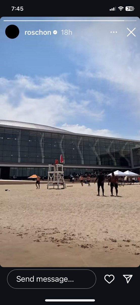 YouBetWhat's tweet image. Did Ben Johnson take the Chicago Bears to the Beach yesterday? Or Did Roschon Johnson go on his own? @CSleeve16374 can you report on these pictures from Roschon’s IG story. Here’s your chance to get the scoop ahead of @GBraggsJr23 #BearDown