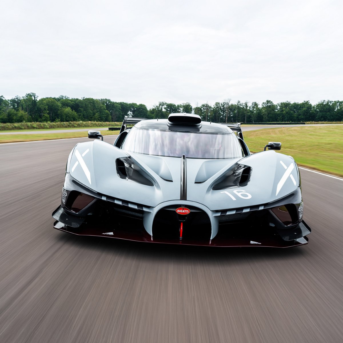 BugattiRiyadh's tweet image. Bolide
ليست مجرد سيارة، بل هي إنجاز يتجاوز المستحيل.​

إرث من التحدّي، وشغف لا يعترف بالنهايات.​

Bolide is more than a car — it's the impossible, made real. 

A legacy of defiance, driven by boundless ambition.​

#Bugatti #PrecisionAndPower #BugattiExperience