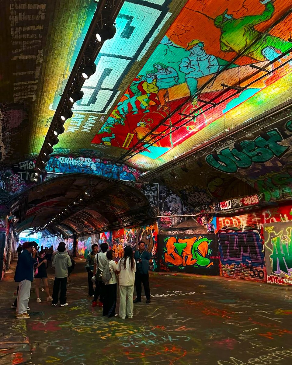 🗣️ Conversations beneath colour.
At Leake Street Arches, it’s not just the walls that speak; it’s the people too.
From street art to shared stories, every visit sparks dialogue, creativity, and connection.
.
.
.
#leakestreetarches#leakestreet#leakestreettunnel