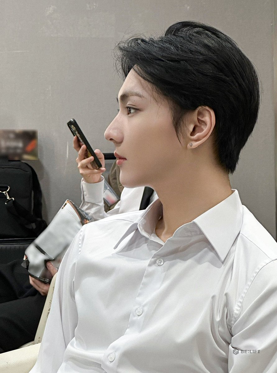 คิ้วรับตา ตารับจมูก จมูกรับปาก โคตรหล่อเลยพี่ผม