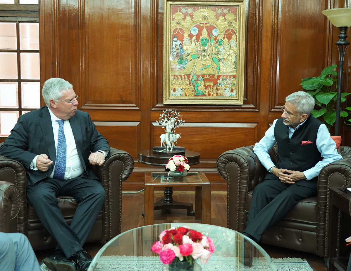 Dr. S. Jaishankar (@drsjaishankar) on Twitter photo Always nice to catch up with German MP <a href="/juergenhardt/">Jürgen Hardt MdB</a>.
Discussed our bilateral cooperation and global developments.
🇮🇳 🇩🇪 Always nice to catch up with German MP <a href="/juergenhardt/">Jürgen Hardt MdB</a>.
Discussed our bilateral cooperation and global developments.
🇮🇳 🇩🇪