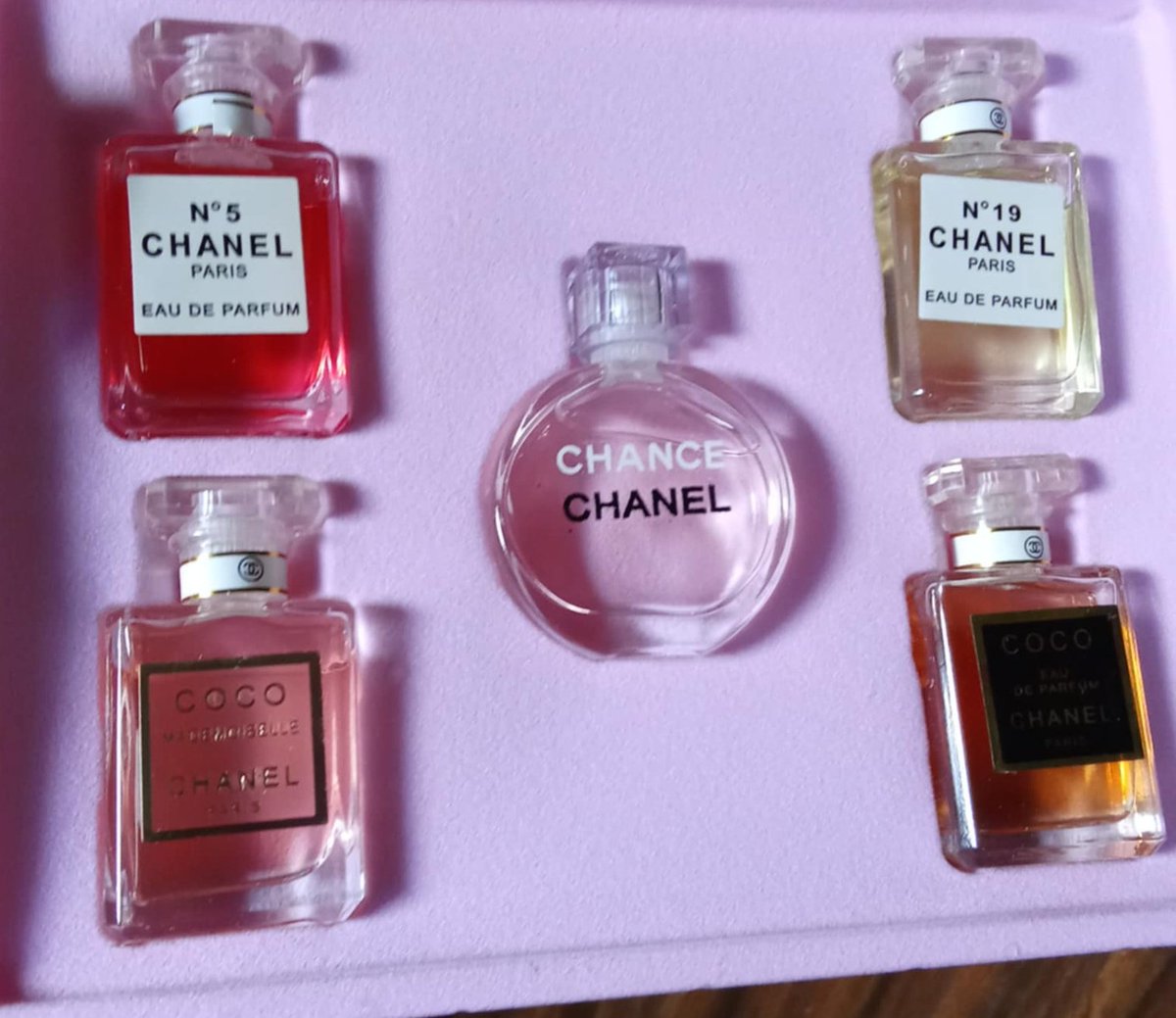 Lorie39833's tweet photo. Mini perfume 💛 https://t.co/ykGFsWNosr
