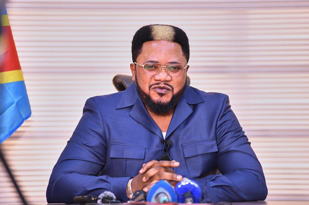 Jonathan MULUMBA (@j_mulumbardc) on Twitter photo #RDC 🛑
Dans l’attente de la formation du gouvernement d’ouverture, promis par le Chef de l’État, les rumeurs vont bon train autour de Jean Thierry Monsenepwo, <a href="/ThierryMonse/">Jean Thierry MONSENEPWO</a> dont le nom est de plus en plus cité pour une possible entrée au gouvernement.
👉🏾( @PÔLE MÉDIA ) #RDC 🛑
Dans l’attente de la formation du gouvernement d’ouverture, promis par le Chef de l’État, les rumeurs vont bon train autour de Jean Thierry Monsenepwo, <a href="/ThierryMonse/">Jean Thierry MONSENEPWO</a> dont le nom est de plus en plus cité pour une possible entrée au gouvernement.
👉🏾( @PÔLE MÉDIA )