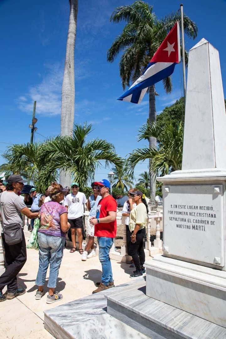 Meyvis Estevez Echevarría (@meyvisesteveze) on Twitter photo La Jornada 13 Agosto ya recorre Santiago de Cuba y Granma.
Jóvenes artistas, convocados por <a href="/ahsjovenescuba/">Asociación Hermanos Saíz</a>, rinden homenaje a Fidel y los Hermanos Saíz.
No es solo una fecha: es arte rebelde, juventud que late y fidelidad a las ideas.
#ElArteNosUne La Jornada 13 Agosto ya recorre Santiago de Cuba y Granma.
Jóvenes artistas, convocados por <a href="/ahsjovenescuba/">Asociación Hermanos Saíz</a>, rinden homenaje a Fidel y los Hermanos Saíz.
No es solo una fecha: es arte rebelde, juventud que late y fidelidad a las ideas.
#ElArteNosUne