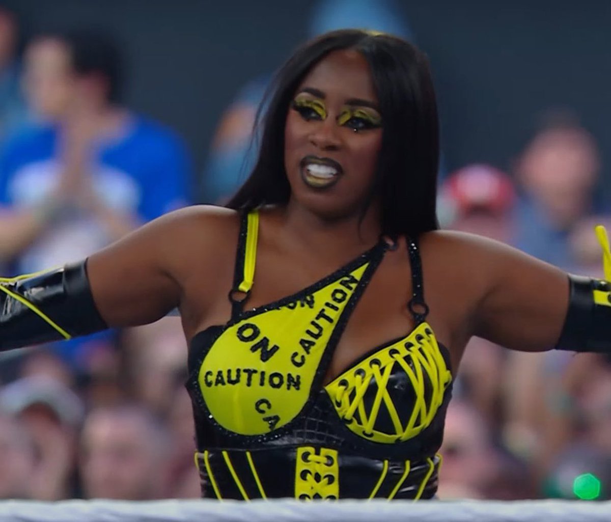 So let me get this straight, Naomi the best booked WWC should drop the title to Stephanie, who hasn't even appeared on TV consistently. Why is it that Naomi can never have anything? There's no reason for her to drop the title. She's the hottest heel rn in WWE ⚠️⚠️⚠️