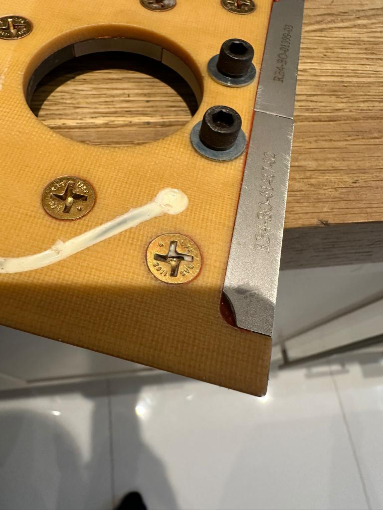 Lots of talk about #F1 plank wear, but how do teams know how much it's worn?
As with tyres, you can't directly measure it, but with a temperature sensor, you can estimate it
They put sensors in the titanium skid blocks &amp; log the temp
Prolonged high readings indicate wear
#F1tech