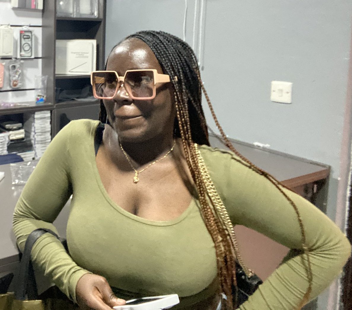 She’s cute and given chance I would 😍