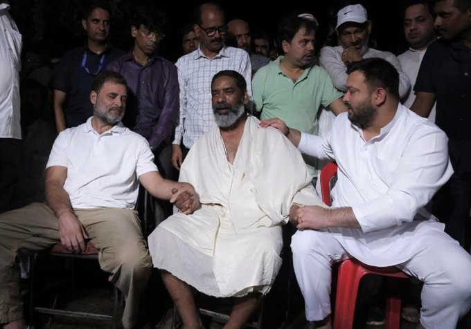 tanmoyofc's tweet image. In the Times of a Friend's Troubles, True Allies Stand United. This is the real India—Where Solidarity Triumphs Over Division. 🇮🇳
Not the Sanghis' Version.
#OppositionUnity #sibusoren #GoaIPBcorruption #Uttarkashi