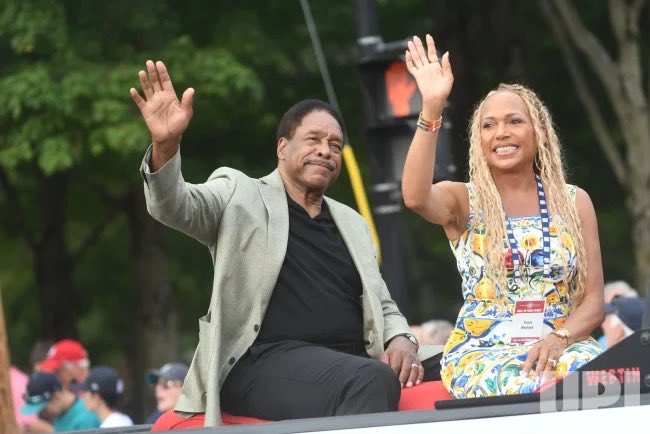 Can you guess where me and my wife were at here…a little more than a week ago ✈️😎?  Let me see some responses