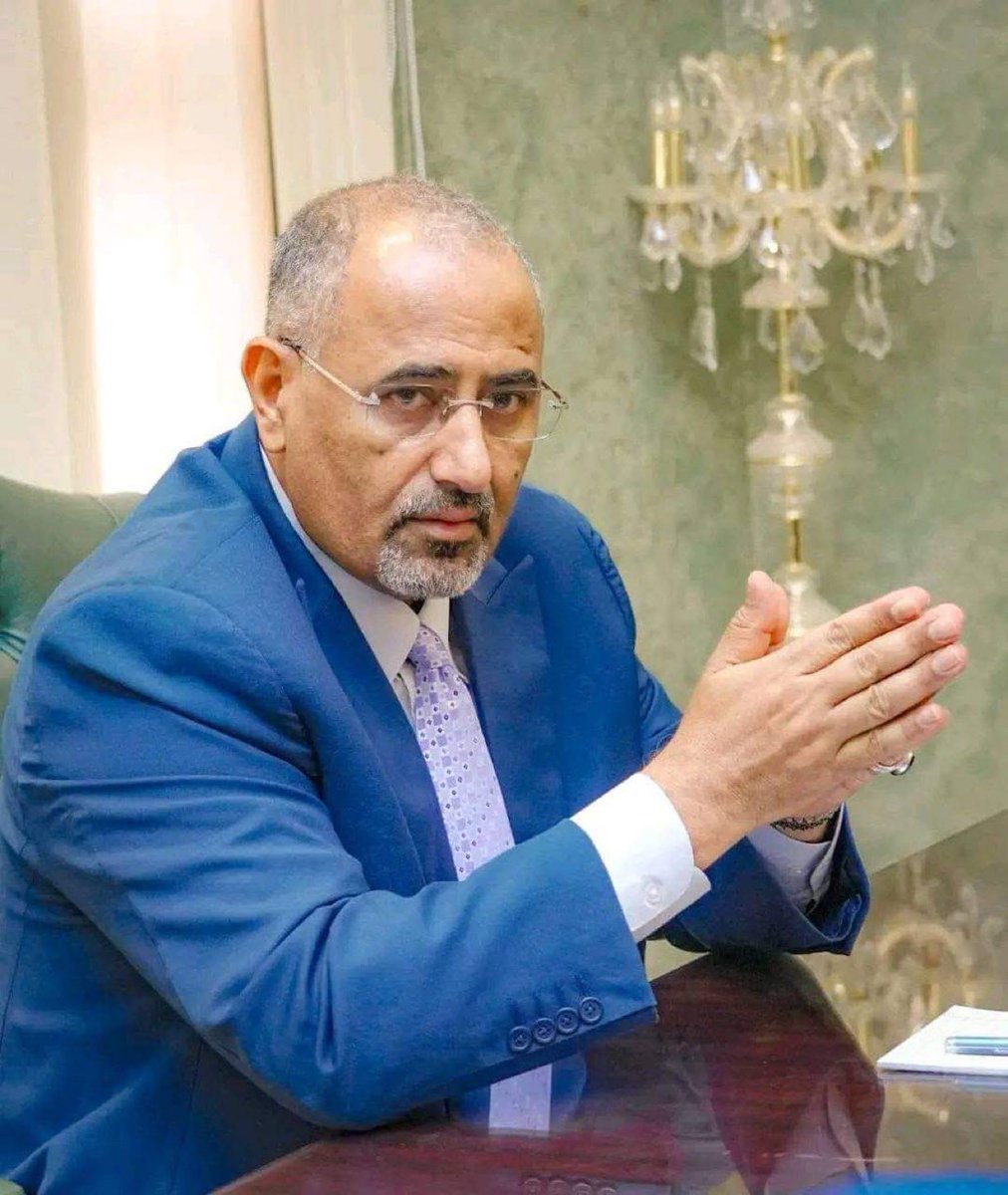 #عااااااجل
مصادر مؤكده
الرئيس عيدروس الزبيدي ابلغ رشاد هائل سعيد ان كل مواقع واراضي مصانعكم بعقود ايجار منتهيه منذ عشر سنوات تسليمها فورا