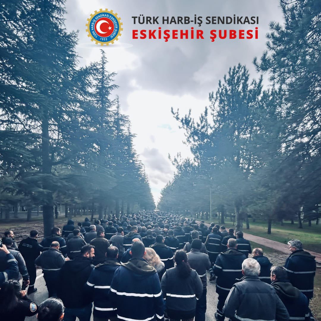 Harbiseskisehir's tweet photo. Artık geçinemiyoruz.
Evimize ekmek götüremiyoruz.
Ve kimse sormuyor:
“Bu ülkenin savunma sanayi işçisi nasıl yaşıyor?”

#KÇPyetersizSavunmaİşçisineEkZam https://t.co/blYJJWY3aJ
