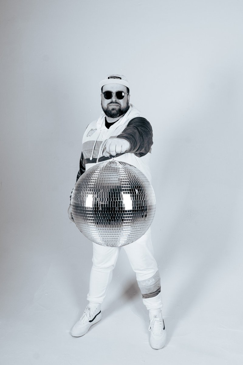 DropCatchMusic's tweet image. COMING IN HOT FOR BIG FAM YEAR 4

DISCO IS ON THE BRUNCH MENU WITH @GoshfatherTV 

Cannot wait to rip this one with everybody. 

✌️💗🪩