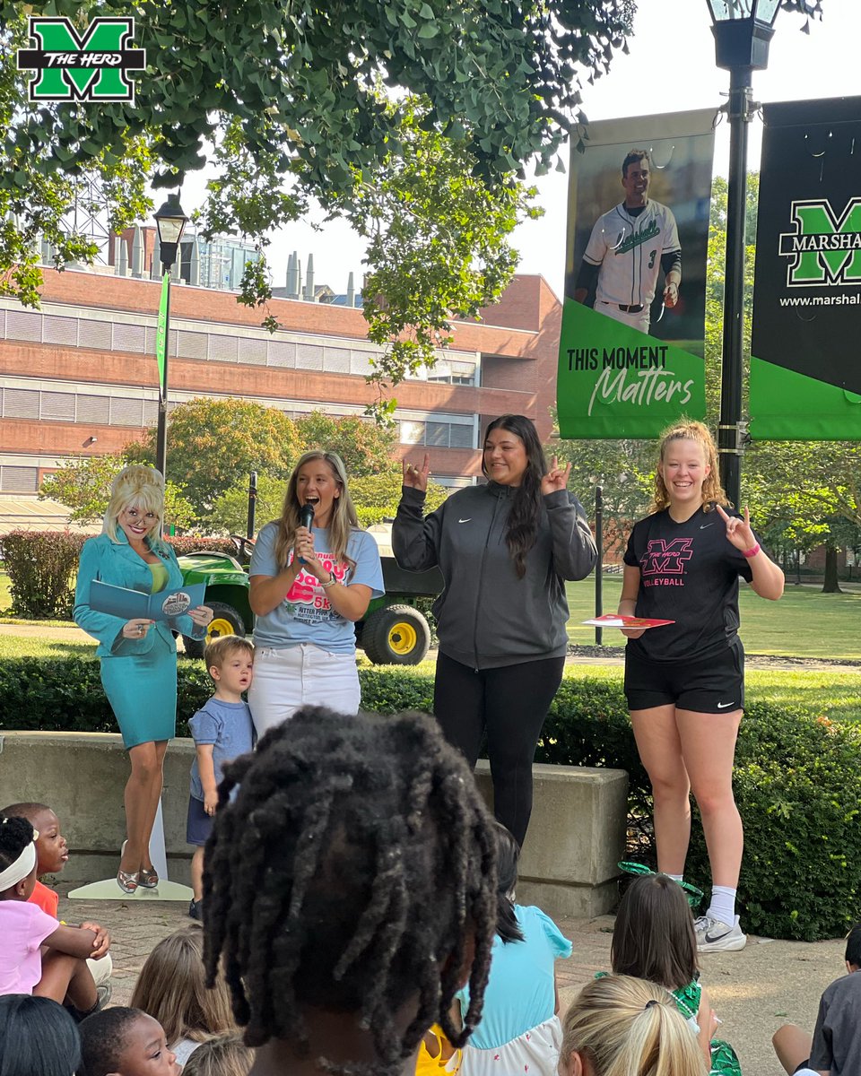 Dolly Day filled with books bubbles and fun! 📚🫧☀️

#TheHardWay