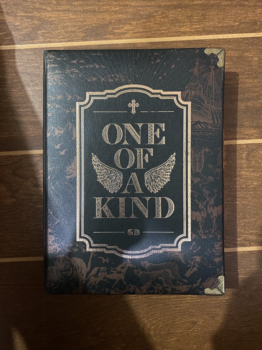 amdlsr's tweet photo. one of a kind (ooak) album - 1,000 https://t.co/2OawrDeAvy