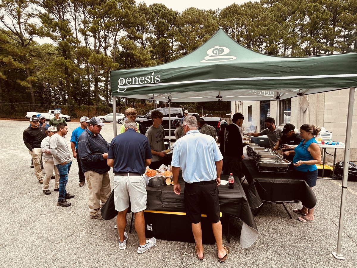 genesis_dist's tweet image. We cooked up lunch for the crew at Kingsmill Resort in Williamsburg Virginia today, with our new Genesis South grill-tour trailer.🔥

Thank you to NuFarm &amp;amp; Chris Fronczek for sponsoring!⛳️

#GrillTour2025 #Cookout #Golf #Summer
