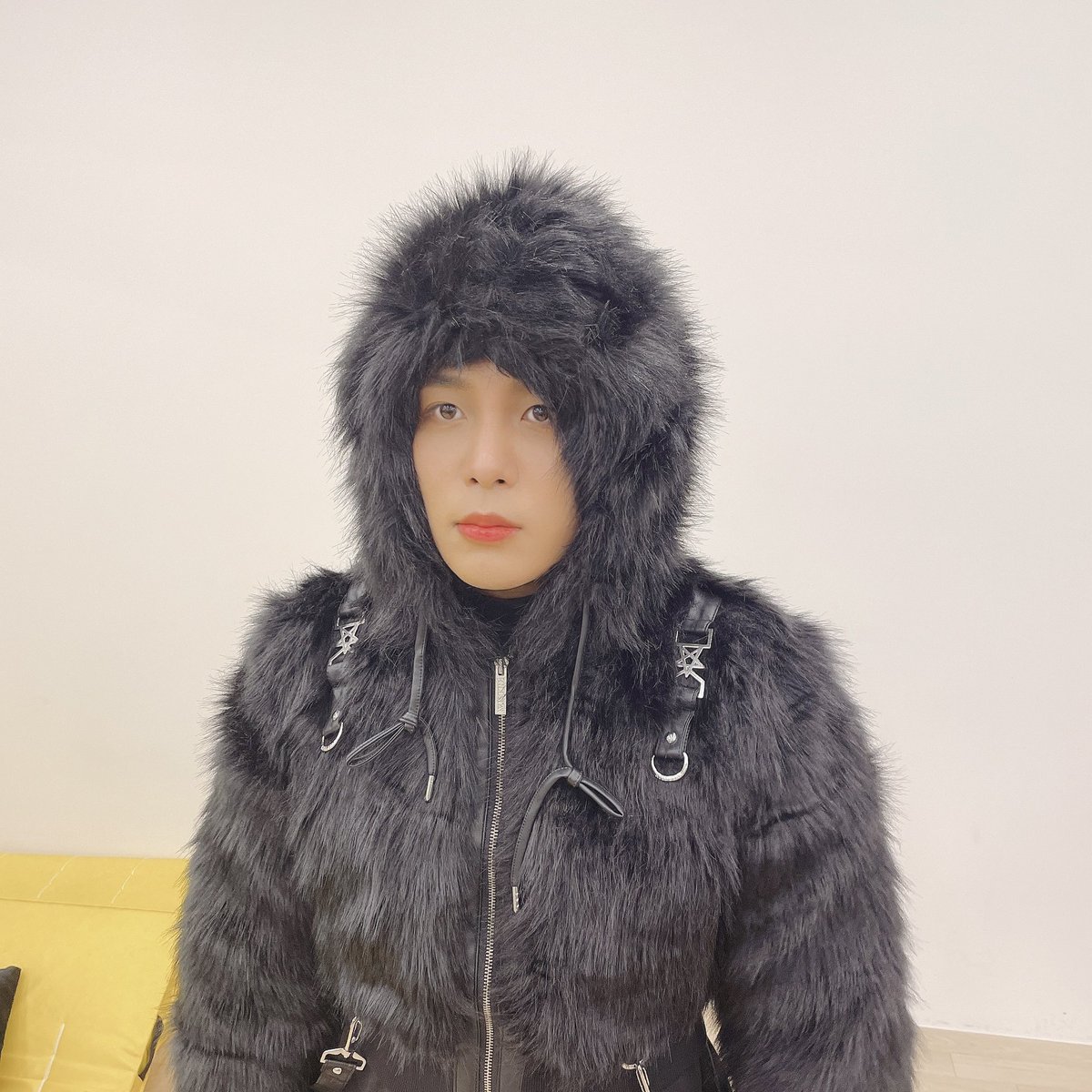 jhs_rev's tweet photo. That's him😭😭That's jobubu https://t.co/i84NXCPsRQ