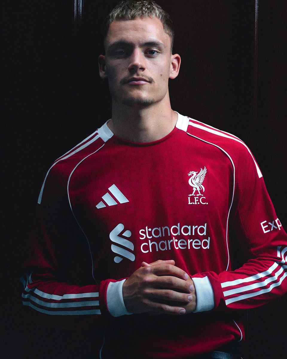 LFCNewsFRA's tweet image. 𝗖𝗢𝗡𝗖𝗢𝗨𝗥𝗦 ! 🎁

Tente de remporter un des deux maillots au choix de Liverpool cette saison ! 🔴

Pour participer au concours conditions sont simples ! 

- S'abonner 
- RT, FAV ce tweet
- @ un ami en commentaire.

Le tirage au sort s'effectuera le 31/08/25.
Bonne chance à…