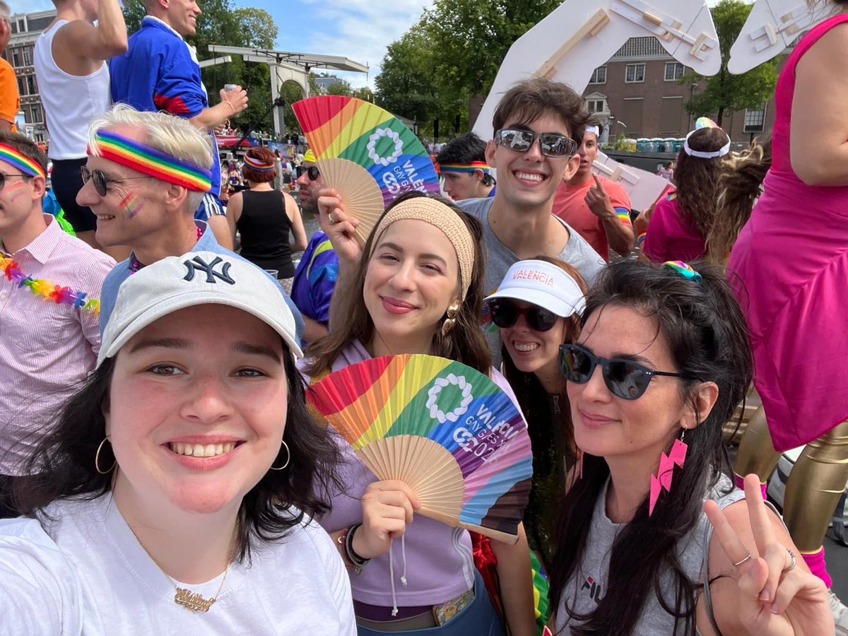 PressGreekEmbas's tweet photo. Proud to stand for equality &amp; diversity! 🏳️‍🌈
On Sat 2 August, the 🇬🇷Embassy joined #AmsterdamPride together with fellow embassies
A heartfelt thank you to the @EmbPaisesBajos 🇪🇸for leading the ERC initiative in 🇳🇱
#Pride2025 #Amsterdam ⁦@amsterdampride⁩ #EqualRightsCoalition https://t.co/DIIa3SKqTA