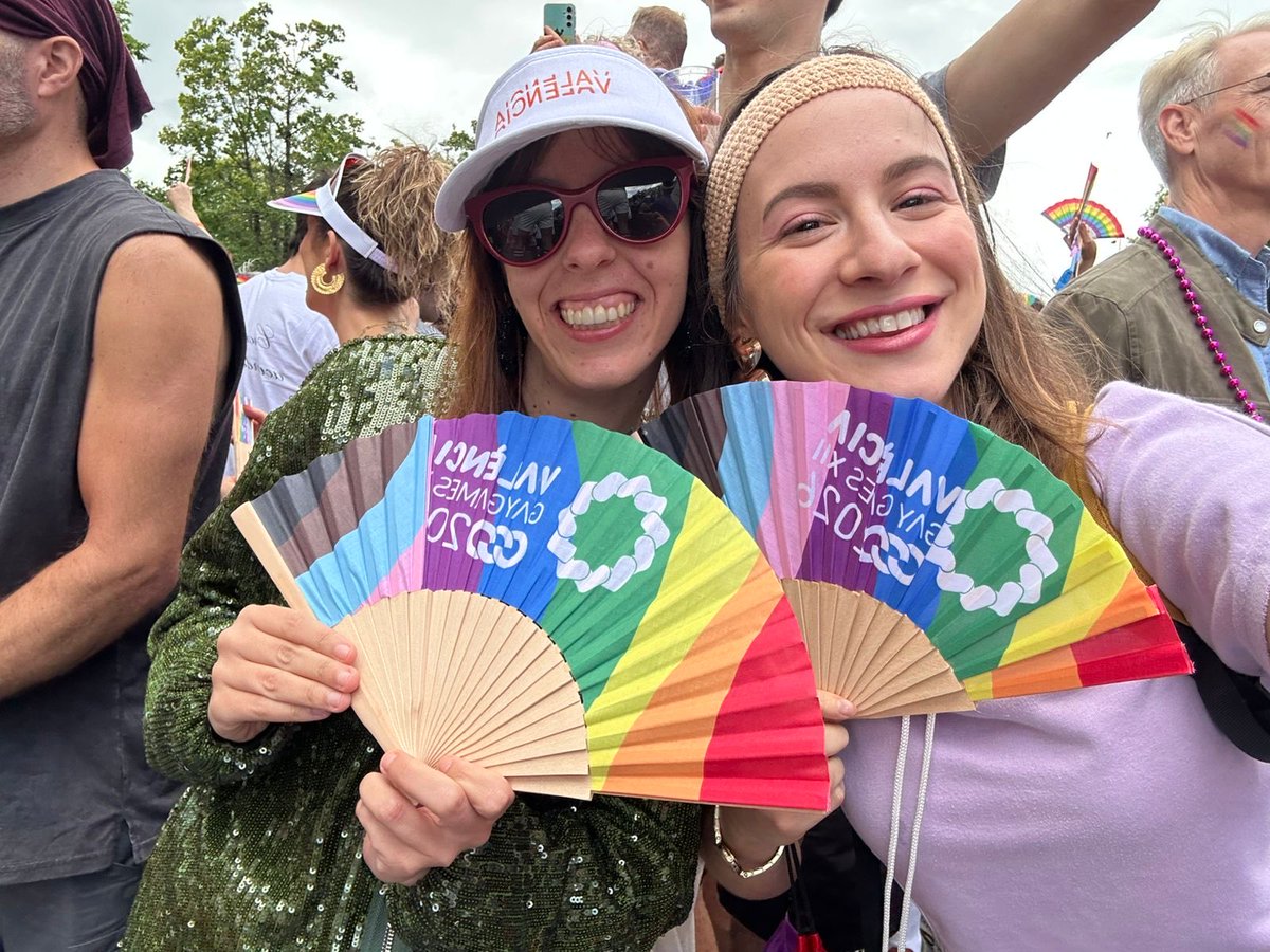 PressGreekEmbas's tweet photo. Proud to stand for equality &amp; diversity! 🏳️‍🌈
On Sat 2 August, the 🇬🇷Embassy joined #AmsterdamPride together with fellow embassies
A heartfelt thank you to the @EmbPaisesBajos 🇪🇸for leading the ERC initiative in 🇳🇱
#Pride2025 #Amsterdam ⁦@amsterdampride⁩ #EqualRightsCoalition https://t.co/DIIa3SKqTA