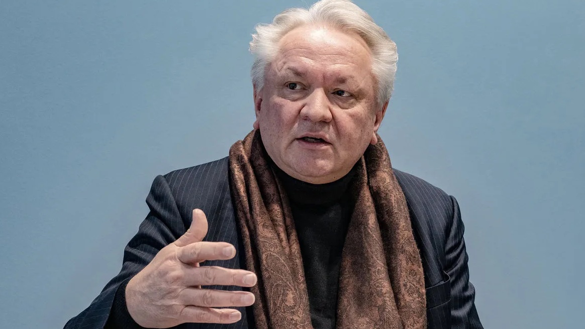 Bloomberg: Russia tried to kill Armin Papperger, CEO of Rheinmetall — a leading German defense company supplying arms to Ukraine.

In April 2024, arsonists attacked Papperger's home in Hermannsburg.

The attack is likely linked to Russian threats targeting him.

1/