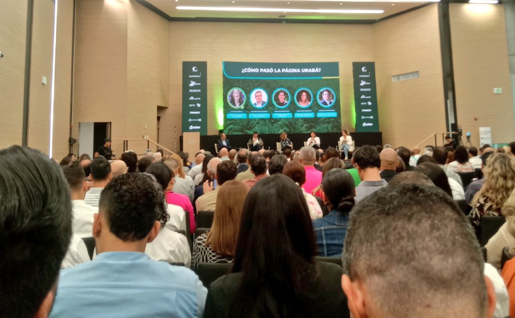 Juan Felipe Suescún (@jfsuescun) on Twitter photo Foro 'Urabá, una nueva potencia' de <a href="/elcolombiano/">El Colombiano</a>
Buenas perspectivas las que nos anuncian en el primer panel <a href="/nicolasordonezo/">Nicolás Ordóñez</a> <a href="/juanabotero/">Juana Botero Piedrahita</a> <a href="/GallonHoracio/">Horacio Gallón Arango.</a> y <a href="/EMERSONAGUIRRE/">EMERSON AGUIRRE</a> con la moderación de <a href="/LuzMaSierra/">Luz María Sierra</a>
Muchos proyectos que van a potenciar el desarrollo de #Urabá
Lleno total Foro 'Urabá, una nueva potencia' de <a href="/elcolombiano/">El Colombiano</a>
Buenas perspectivas las que nos anuncian en el primer panel <a href="/nicolasordonezo/">Nicolás Ordóñez</a> <a href="/juanabotero/">Juana Botero Piedrahita</a> <a href="/GallonHoracio/">Horacio Gallón Arango.</a> y <a href="/EMERSONAGUIRRE/">EMERSON AGUIRRE</a> con la moderación de <a href="/LuzMaSierra/">Luz María Sierra</a>
Muchos proyectos que van a potenciar el desarrollo de #Urabá
Lleno total
