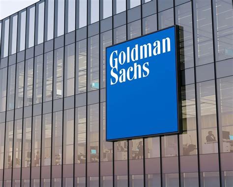 🚨ATTENTION: $3 TRILLION 🇺🇸GOLDMAN SACHS EXPECTS THE FED TO START CUTTING RATES IN SEPTEMBER. 👀