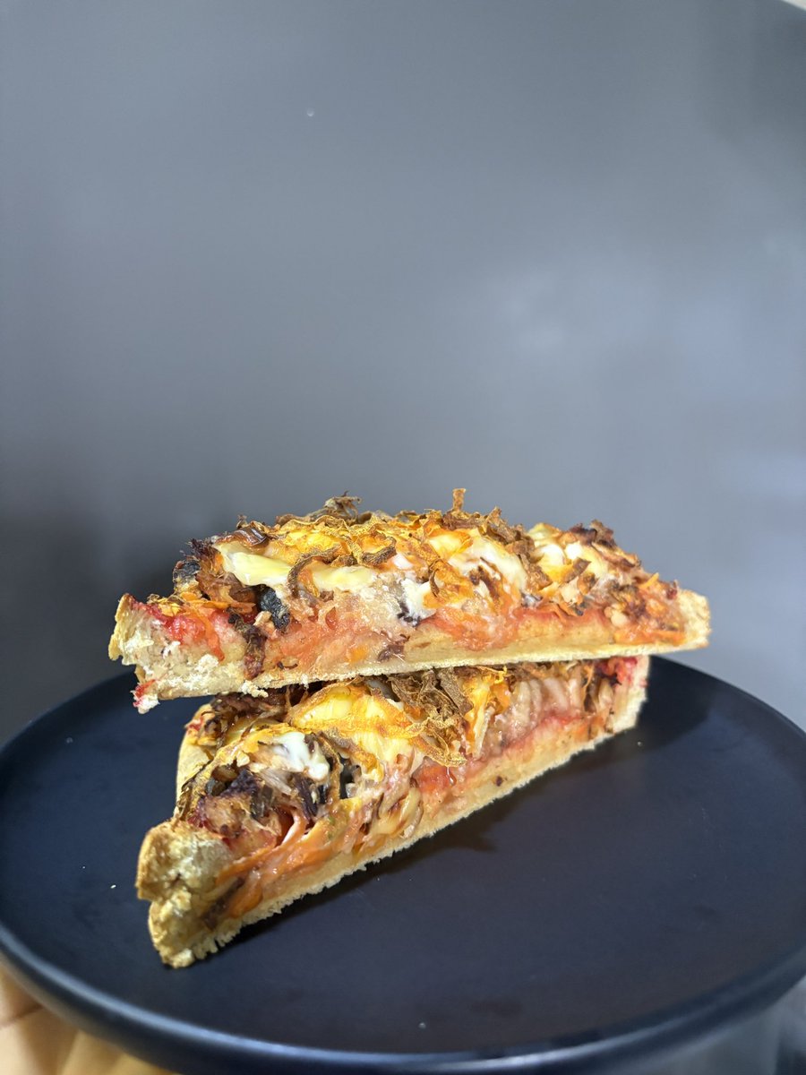 VeeBonbon's tweet photo. I made these for breakfast the other day.
Sort of mini pizza with bread base (slices with butter between and rolled flat) ketchup, shredded carrots, apple bits, spicy chicken shreds and cheese, popped it into the air fryer and boom 💥🤩
It was delicious 🤤 https://t.co/ss5oSPFTWb