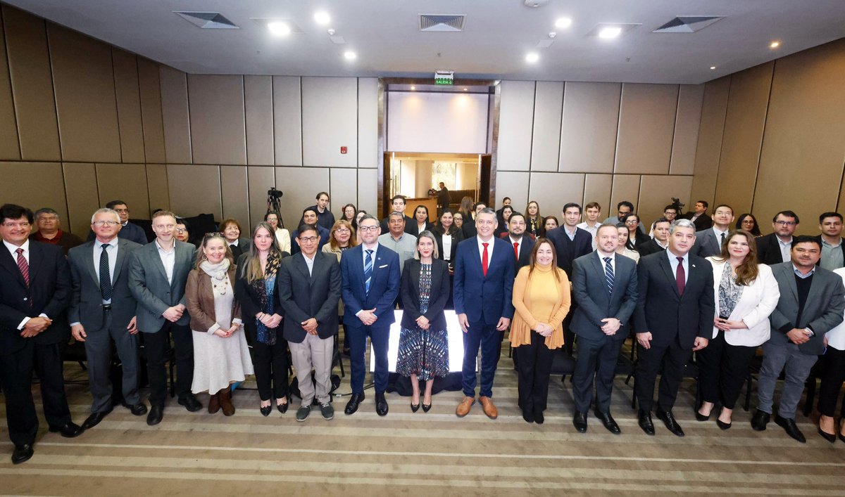 MTESS_PY's tweet image. #MercadoLaboral | Paraguay 🇵🇾 lanza el #SIMELpy: una herramienta clave para construir políticas de empleo basadas en evidencia

Con gran orgullo oficializamos la puesta en marcha del Sistema de Información del Mercado Laboral del Paraguay #SIMELpy, una plataforma digital que