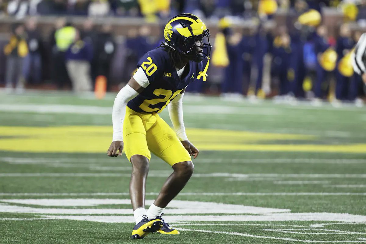 On Monday, veteran TJ Guy named two #Michigan players who are standing out in fall camp.

STORY:si.com/college/michig…