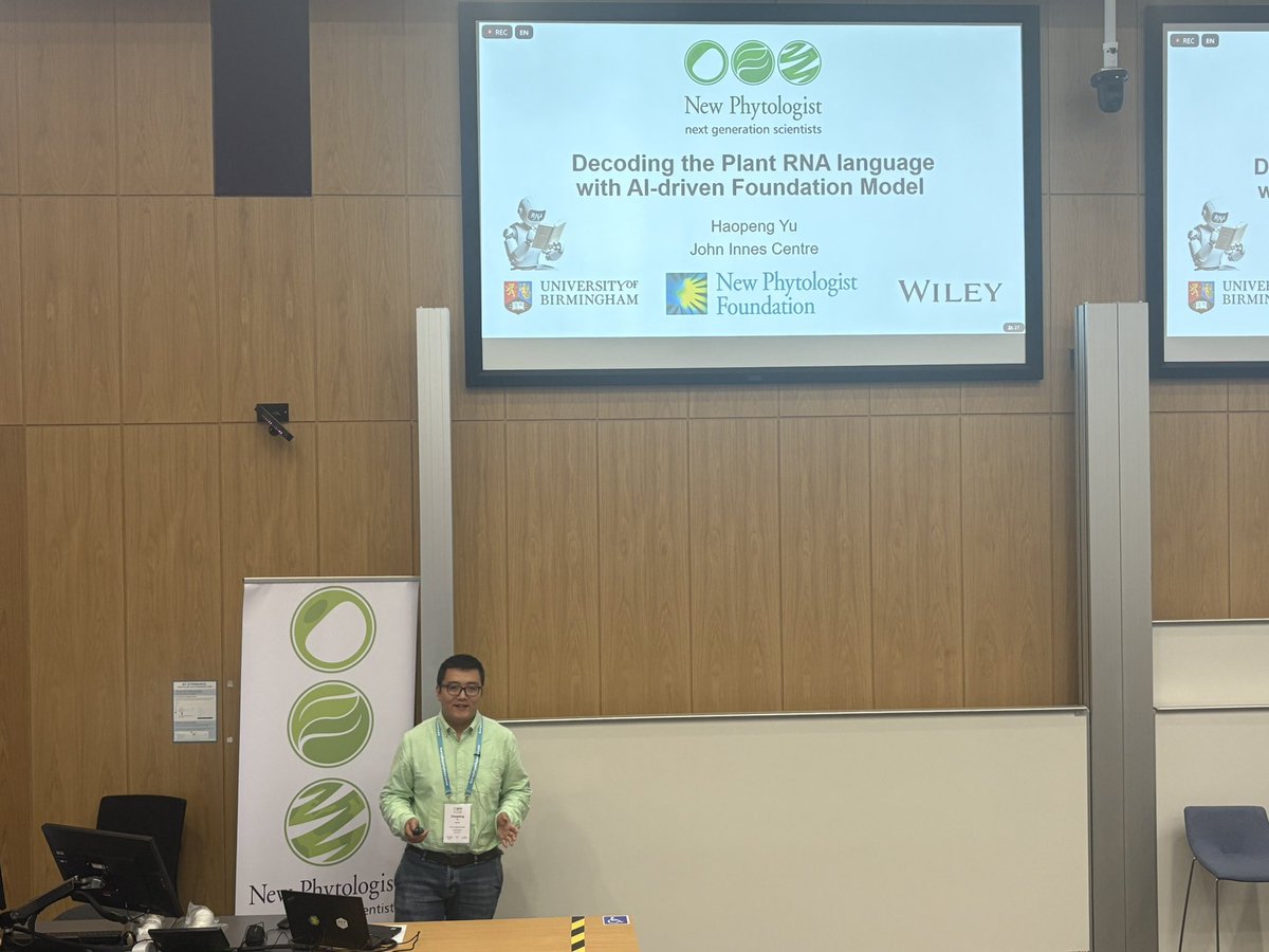 HaopengYu's tweet image. It was a great honor to attend the New  Phytologist next generation scientists conference. I believe that more and more scientists will harness AI-driven foundation models to uncover new insights in plant science.@NewPhyt @JohnInnesCentre