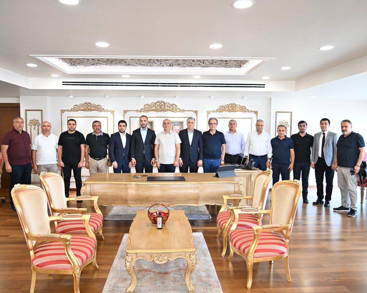 Adıyamanlılar Vakfı Başkanı Sn. Hasan Hüseyin Göksu’ya ve beraberindeki kıymetli vakıf üyelerine gerçekleştirdikleri nazik ziyaret için teşekkür ediyorum.