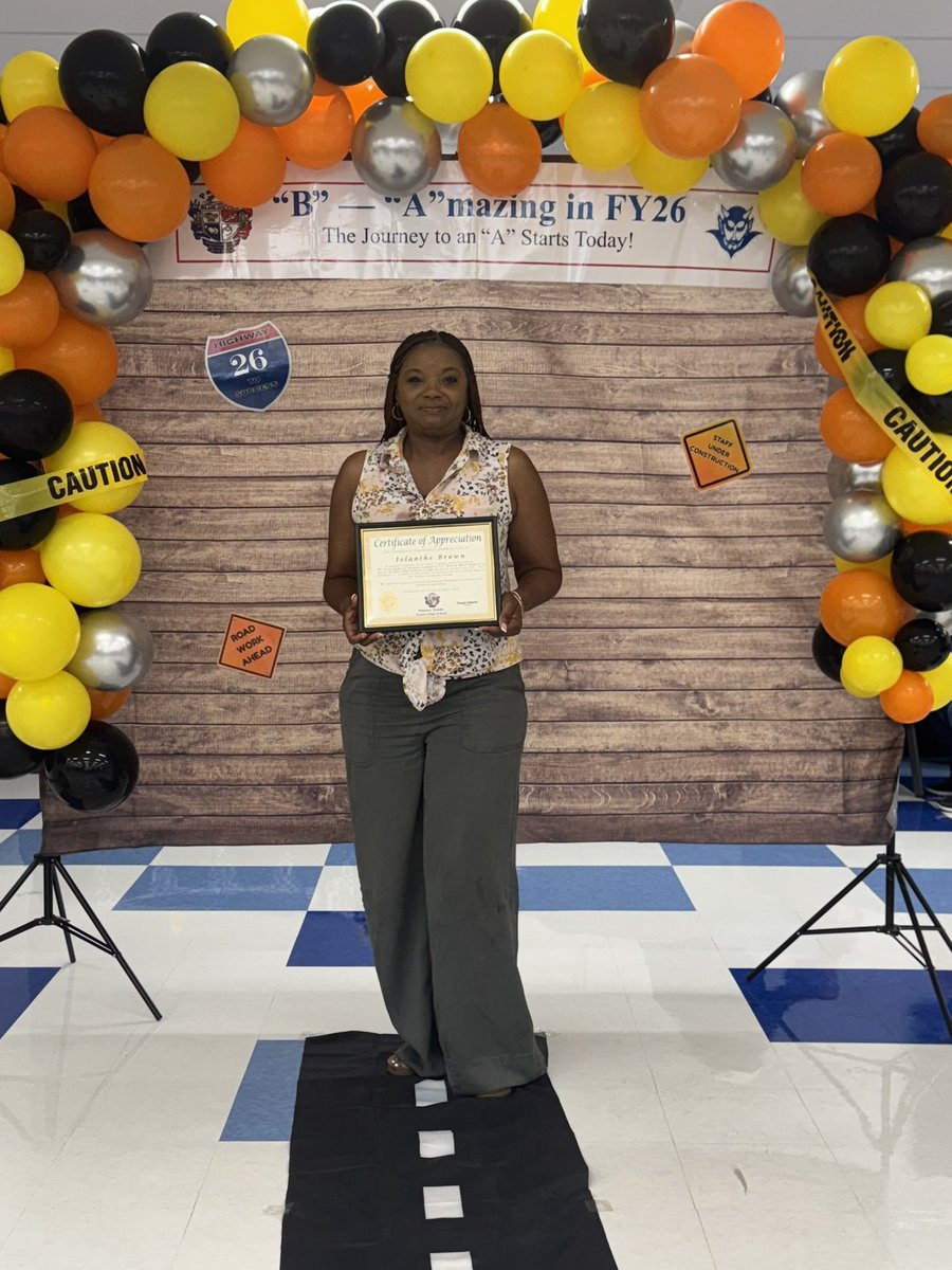 Yesterday was a successful celebration of our teachers for their hard work and dedication on raising our school grade to a “B”! Now it’s time to work towards an “A”. #elateam